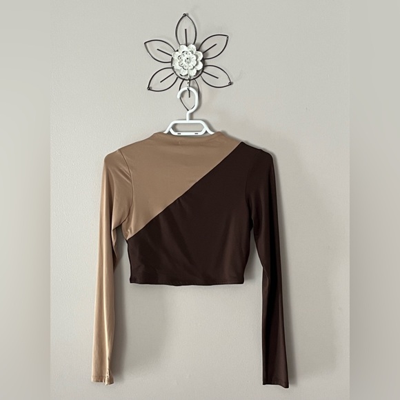 Women’s Sommer Ray Soft Cut-Out Colour Block Cropped Top - Picture 6 of 8